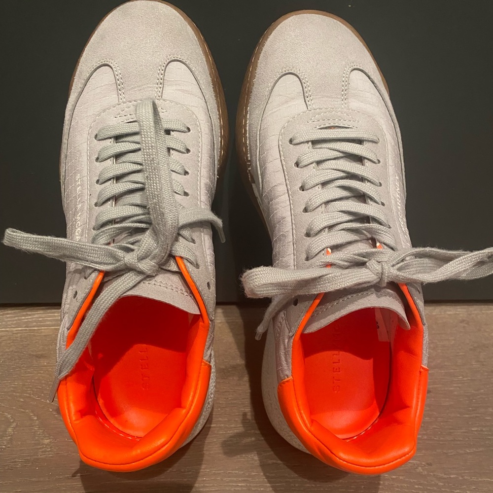 Gray color sneakers Stella McCartney. ECO LEATHER size 38 very good condition